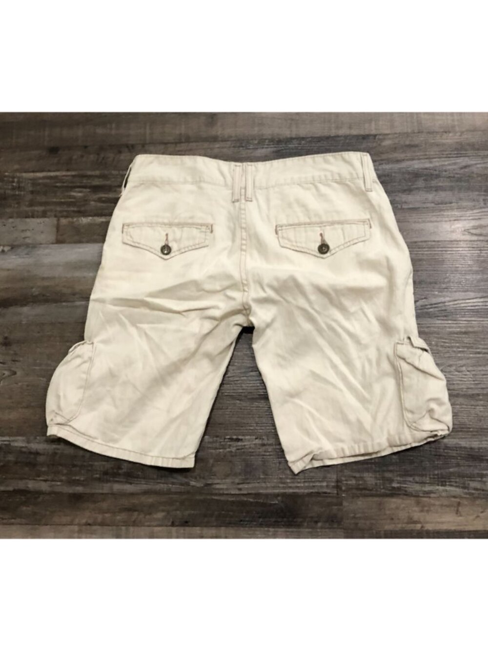 Levi's Womens Size 11 Stone Khaki Cargo Shorts - Picture 2 of 6